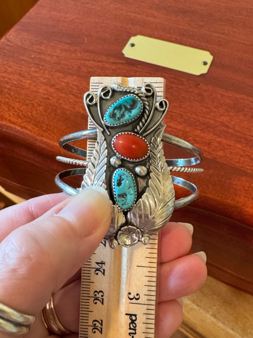 Gorgeous VTG Navajo Yazzie Sterling 3 Stone Turquoise and Coral Cuff Bracelet - Picture 13 of 16